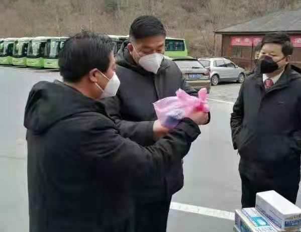 不忘初心勇继续，，，，，，，我是党员我先上